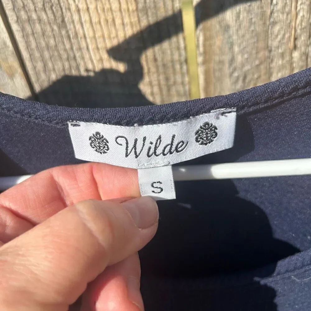 Wilde dress above knee length pullover size small